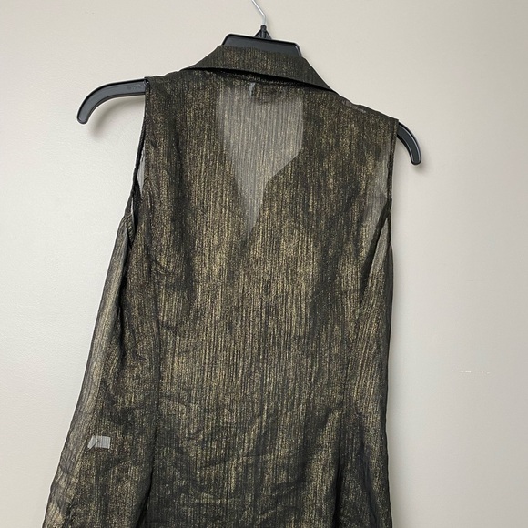 Tahari Arthur Levine Size SMALL Black/Gold Ruffled Sleeveless Blouse Top - Picture 3 of 6